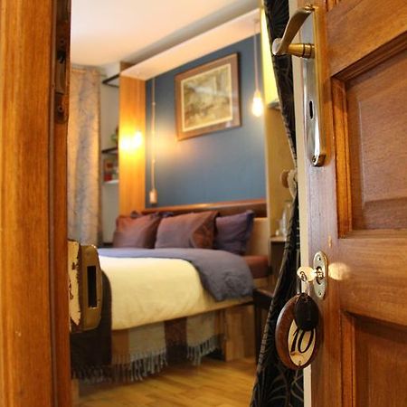 Private Room In A Parisian Homestay! - Close To It All! الغرفة الصورة