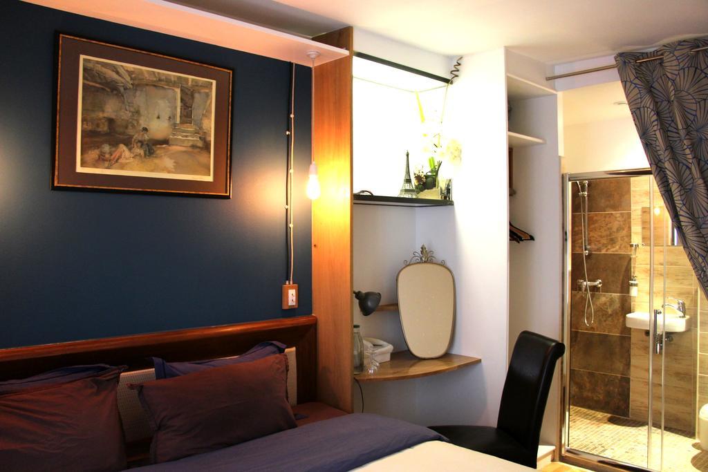 Private Room In A Parisian Homestay! - Close To It All! الغرفة الصورة