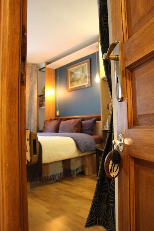 Private Room In A Parisian Homestay! - Close To It All! الغرفة الصورة
