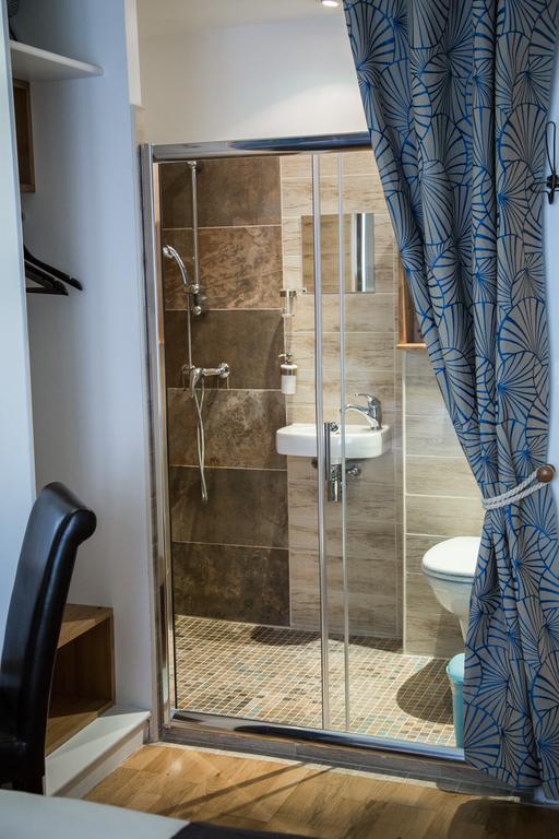 Private Room In A Parisian Homestay! - Close To It All! المظهر الخارجي الصورة